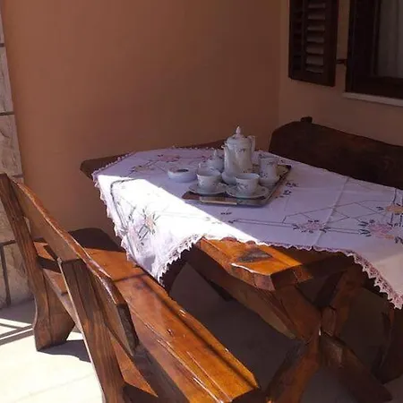 Nives - Three Bedroom With Balcony And Sea View