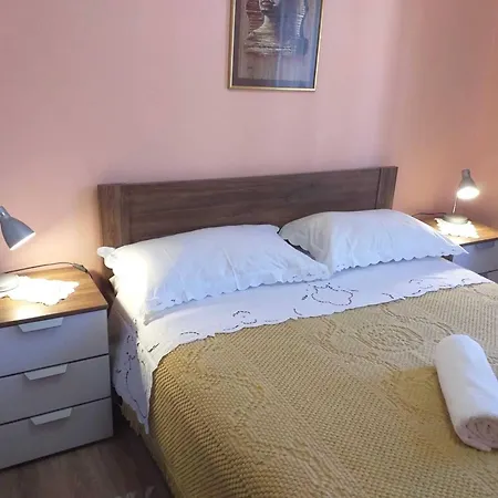 Nives - Three Bedroom With Balcony And Sea View Smokvica (Korcula)