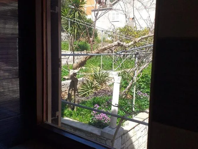 Three Bedroom With Balcony Appartamento